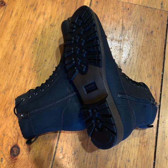 Dockers Stratton Boot in Black - Picture 3 of 3